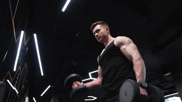Man Doing Lift Ups Holding Heavy Dumbbells Young Man Doing — Stock Video