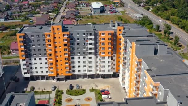 Eigentijds Woongebouw Stad Drone Uitzicht Vliegen Buurt Van Moderne Hoge — Stockvideo