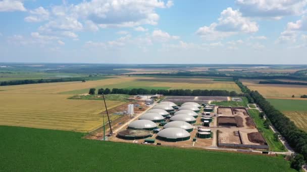 Energie Rinnovabili Biomassa Veduta Aerea Grande Impianto Biogas Tra Campi — Video Stock