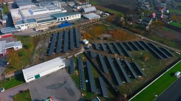 Paneles Solares Suelo Baterías Soleadas Lugar Rural Estación Electricidad Innovadora — Vídeo de stock