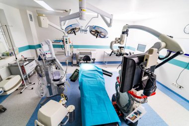 Ameliyat odası, yeni teknoloji odası. Acil profesyonel mavi oda..