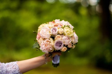 Çiçek açan Reverie, Çiçek Senfonisi ile tuhaf bir karşılaşma.