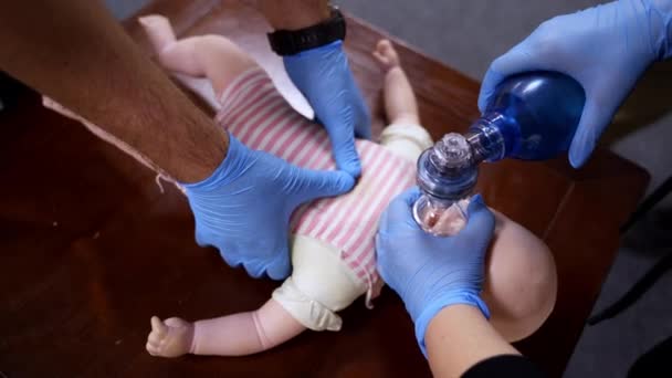 Demonstrating Chest Compressions Cpr Doll Cpr Training Medical Procedure Dummy — Stock Video