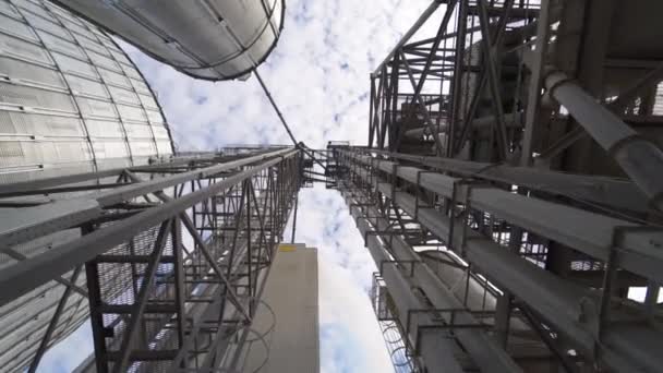 Torres Metal Planta Industrial Construção Aço Uma Moderna Fábrica Agrícola — Vídeo de Stock