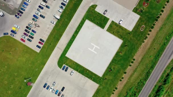 Велике Місце Паркування Автомобілів Полі Сучасна Територія Паркування Автомобілів Машинами — стокове відео