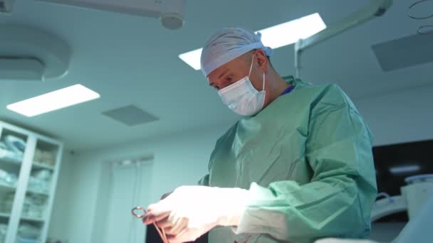 Liposukce Profesionálním Lékařem Chirurg Provádějící Chirurgický Zákrok Použití Speciálních Lékařských — Stock video