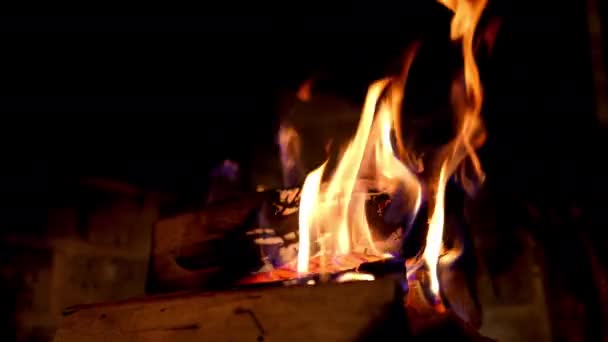 Chimenea Con Fuego Ardiente Combustión Leña Fuego Por Noche Calidez — Vídeos de Stock