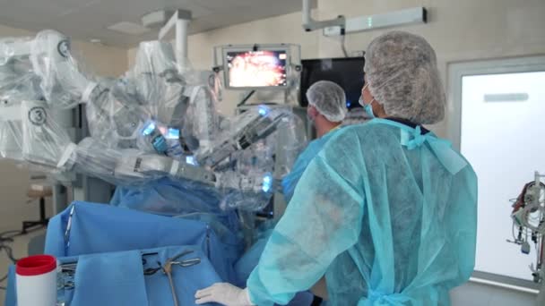 Operationssaal Mit Moderner Medizinischer Ausstattung Minimalinvasive Chirurgie Mit Roboter Operationssaal — Stockvideo