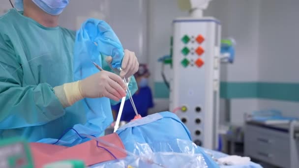 Operación Nasal Clínica Cirujano Profesional Opera Nariz Del Paciente Con — Vídeo de stock