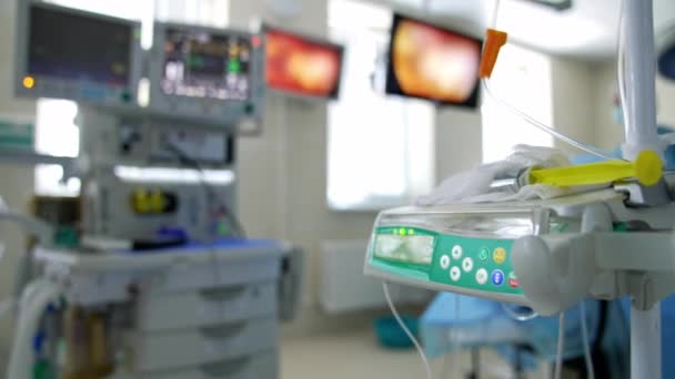 Fundo Desfocado Moderna Sala Cirúrgica Unidade Terapia Intensiva Com Equipamento — Vídeo de Stock