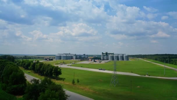 Modern Factory Fields Grain Elevators Keeping Agricultural Products Grain Storage — Stock Video