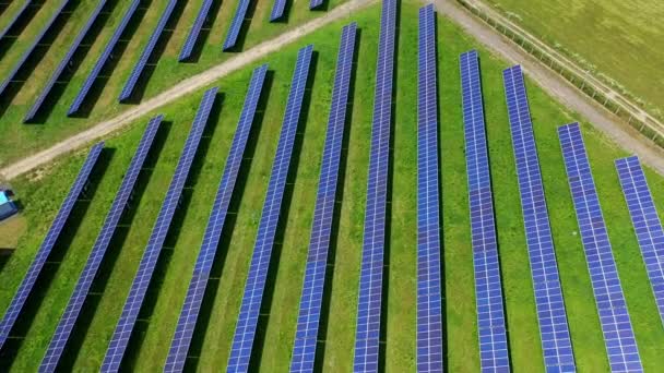 Grandi Pannelli Ecologia Energie Alternative Costruzione Enorme Energia Elettrica Solare — Video Stock
