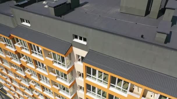 Belo Design Construção Vários Andares Novo Apartamento Com Varandas Contra — Vídeo de Stock