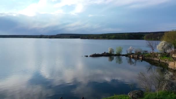 Повітряний Постріл Дзеркала Дивовижне Озеро Красиві Пейзажі Польоті — стокове відео