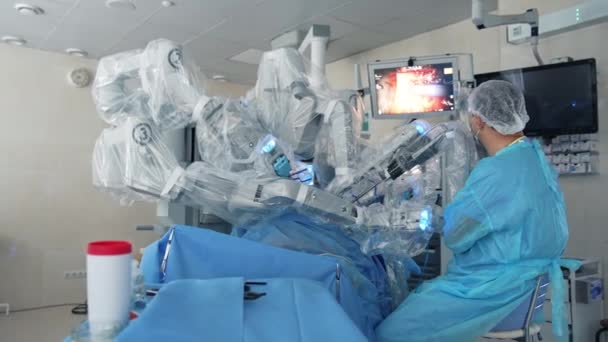 Moderne Chirurgische Geräte Für Die Patientenversorgung Operationssaal Für Pandemie Notfälle — Stockvideo