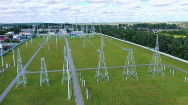 Elektrische Transformatoren Draden Raster Hoogspanningstransmissie Lange Afstand — Stockvideo