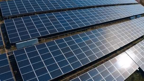 エネルギーパワーファームのソーラーパネルセル サンライトグリーン発電 — ストック動画