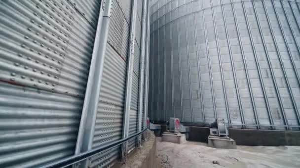 食品工业农用罐体 大型钢制电梯储存 — 图库视频影像