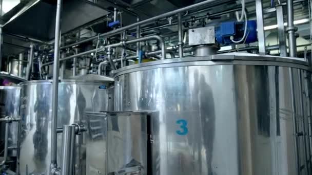 Gudang Pabrik Keju Nirkarat Teknologi Pembuatan Keju Modern — Stok Video