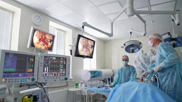 Grupp Akutkirurger Uniform Sjukhus Moderna Kirurgi Specialister Som Arbetar Team — Stockvideo