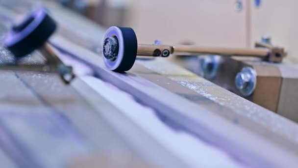 セルロースの回転ローラー おむつを作るための自動化された技術の製造 — ストック動画