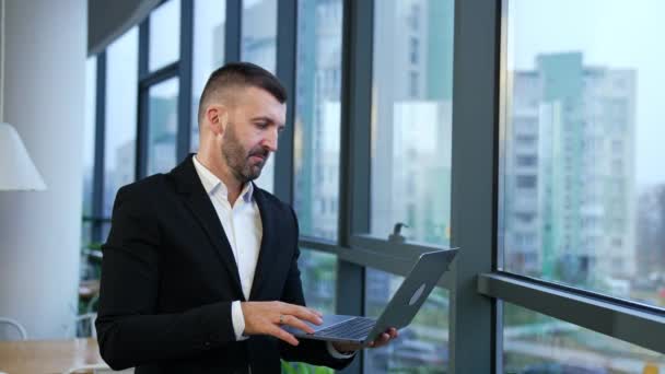 Handsome Man Notebook Work Businessman Successful Working Laptop Modern Office — Stock Video