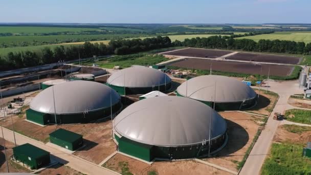 Complexo Agrícola Moderno Nas Terras Agrícolas Fábrica Biogás Para Produção — Vídeo de Stock