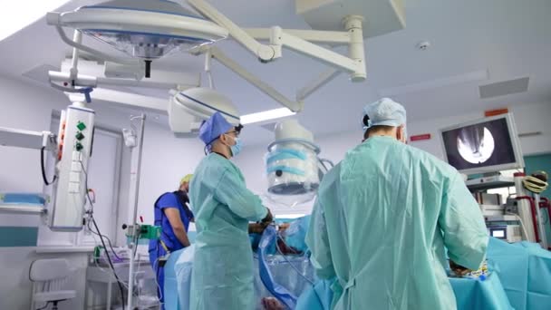 Durchführung Chirurgischer Operationen Modern Ausgestatteten Operationssaal Nach Der Bedienung Bildschirm — Stockvideo
