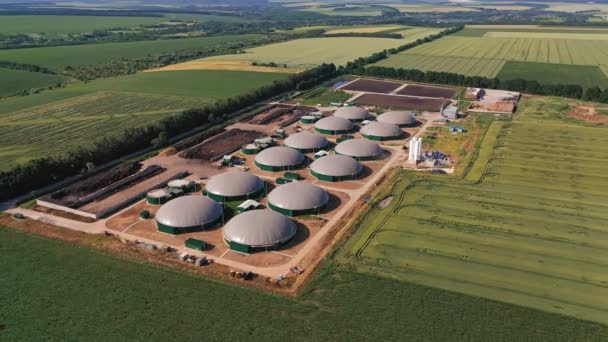 Neoterikus Mezőgazdasági Biogázüzem Amely Energiát Takarít Meg Maradékból Technológiai Üzem — Stock videók