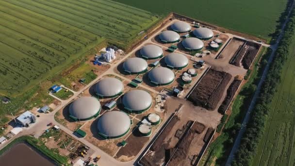 Ronde Tanks Van Actuele Biogasproductie Bovenaanzicht Krachtige Plant Van Groene — Stockvideo