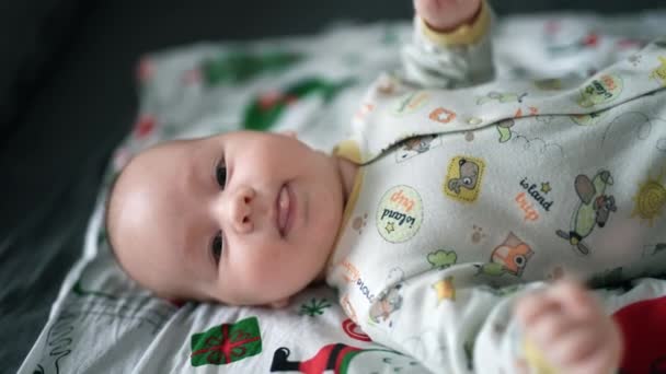 Manis Lucu Bayi Laki Laki Yang Sangat Aktif Beberapa Bulan — Stok Video