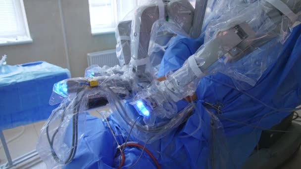 Equipo Robótico Altamente Tecnológico Que Opera Paciente Cirujano Pie Lado — Vídeo de stock