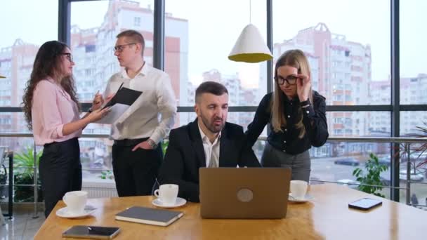 Menschen Die Geschäfte Einem Geräumigen Modernen Stilvollen Büro Machen Teammitglieder — Stockvideo