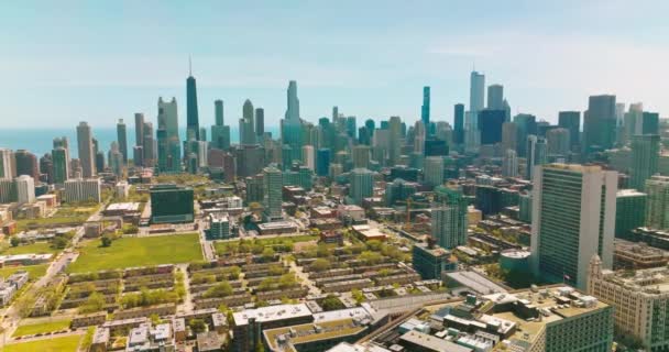 Magnifique Panorama Ville Verte Par Une Chaude Journée Ensoleillée Bâtiments — Video