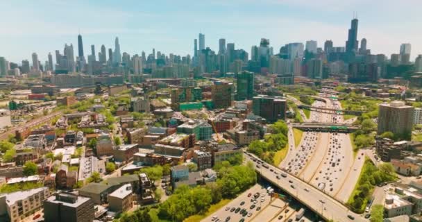 도시를 통과하는 광범위한 빌딩의 배경에 시카고의 — 비디오