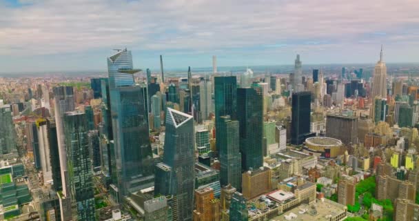 Változatos Építészet New Yorkban Sokszínű Élénk Metropolisz Napsütéses Időben Felülnézet — Stock videók