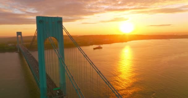 Fantastyczne Wielkie Zachodzące Słońce Nad East River Blue Bronx Whitestone — Wideo stockowe