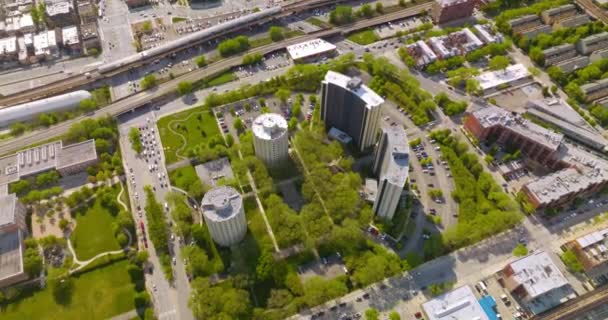 Neobvyklá Moderní Architektura Úžasného Chicaga Illinois Krásné Budovy Zelených Stromech — Stock video