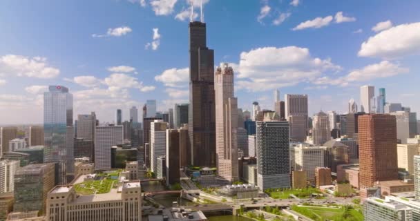 Ηλιόλουστη Μέρα Στο Σικάγο Ιλινόις Startling Αρχιτεκτονική Μητρόπολη Στο Φόντο — Αρχείο Βίντεο