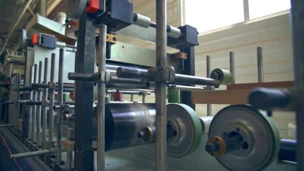 Attrezzature Automatiche Nella Moderna Fabbrica Lavorazione Del Legno Barra Legno — Video Stock