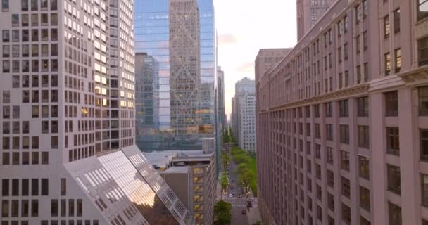 Drone Raising High Long Street Chicago Beautiful Architecture Amazing Metropolis — Stock Video