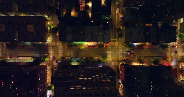 Gece Vakti New York Aydınlık Sokakları Metropolis Kuş Bakışı Trafiği — Stok video