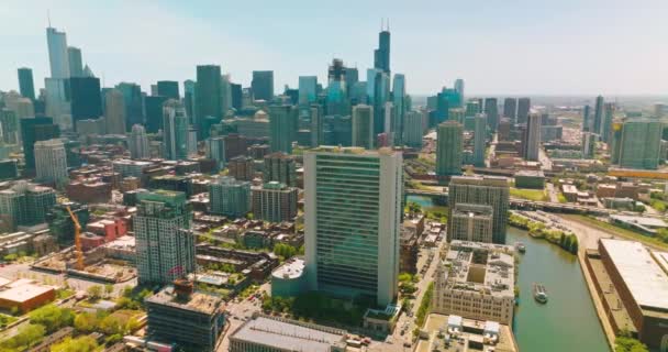 Krajina Chicaga Rozmanitou Architekturou Vícepodlažní Budovy Mrakodrapy Staveniště Rušné Metropole — Stock video