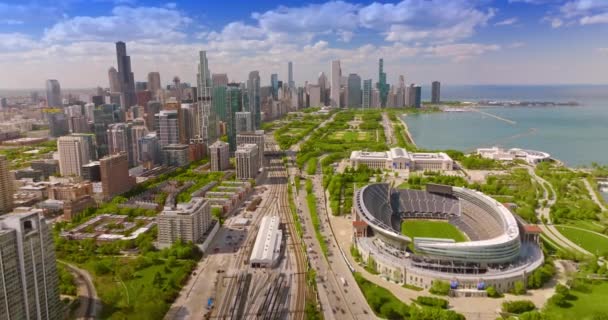 Katonai Stadion Chicago Belvárosi Parkban Metropolis Városképe Kék Felhős Nyári — Stock videók