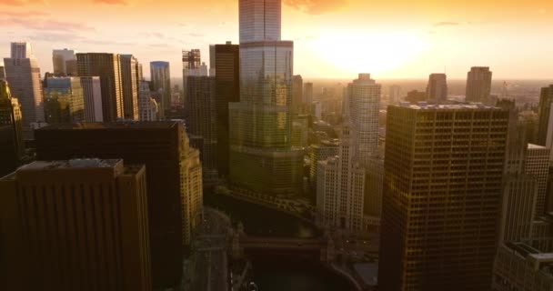 Sonnenuntergang Chicago Illinois Vereinigte Staaten Drohnenaufnahmen Über Chicago River Bei — Stockvideo