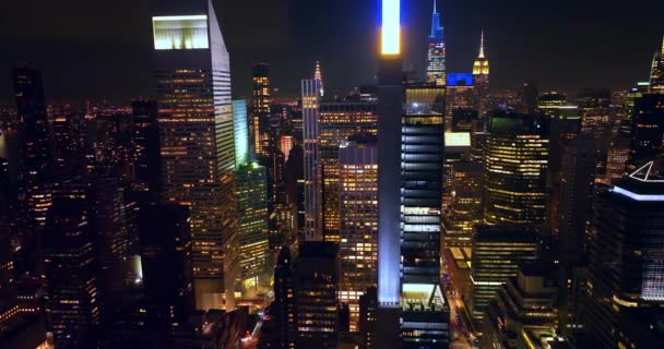 Sparkling Glamorous New York Night Time Drone Flying Tremendous Skyscrapers — Stock Video