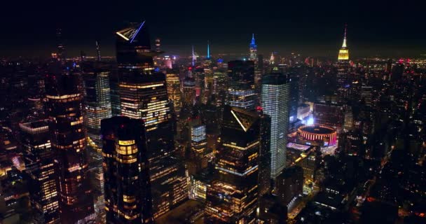 Zrcadlových Oknech Slavných Newyorských Mrakodrapů Odráželo Několik Světel Nekonečná Městská — Stock video