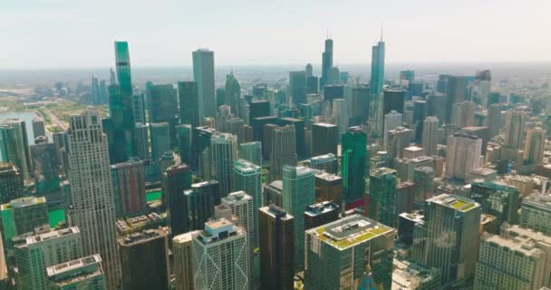 Mooie Diverse Wolkenkrabbers Van Verbazingwekkend Chicago Illinois Drone Stijgt Boven — Stockvideo