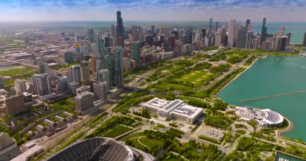 Захватывающий Вид Панораму Чикаго Озеленение Зеленого Парка Тысячелетие Берегу Озера — стоковое видео