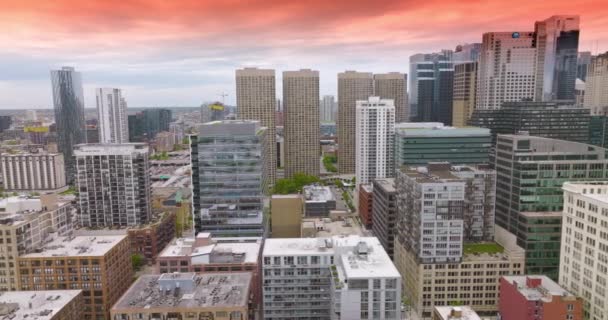 Gyönyörű Chicagói Illinois Városépítészet Nappal Modern Épületek Hátterében Fantasztikus Rózsaszín — Stock videók